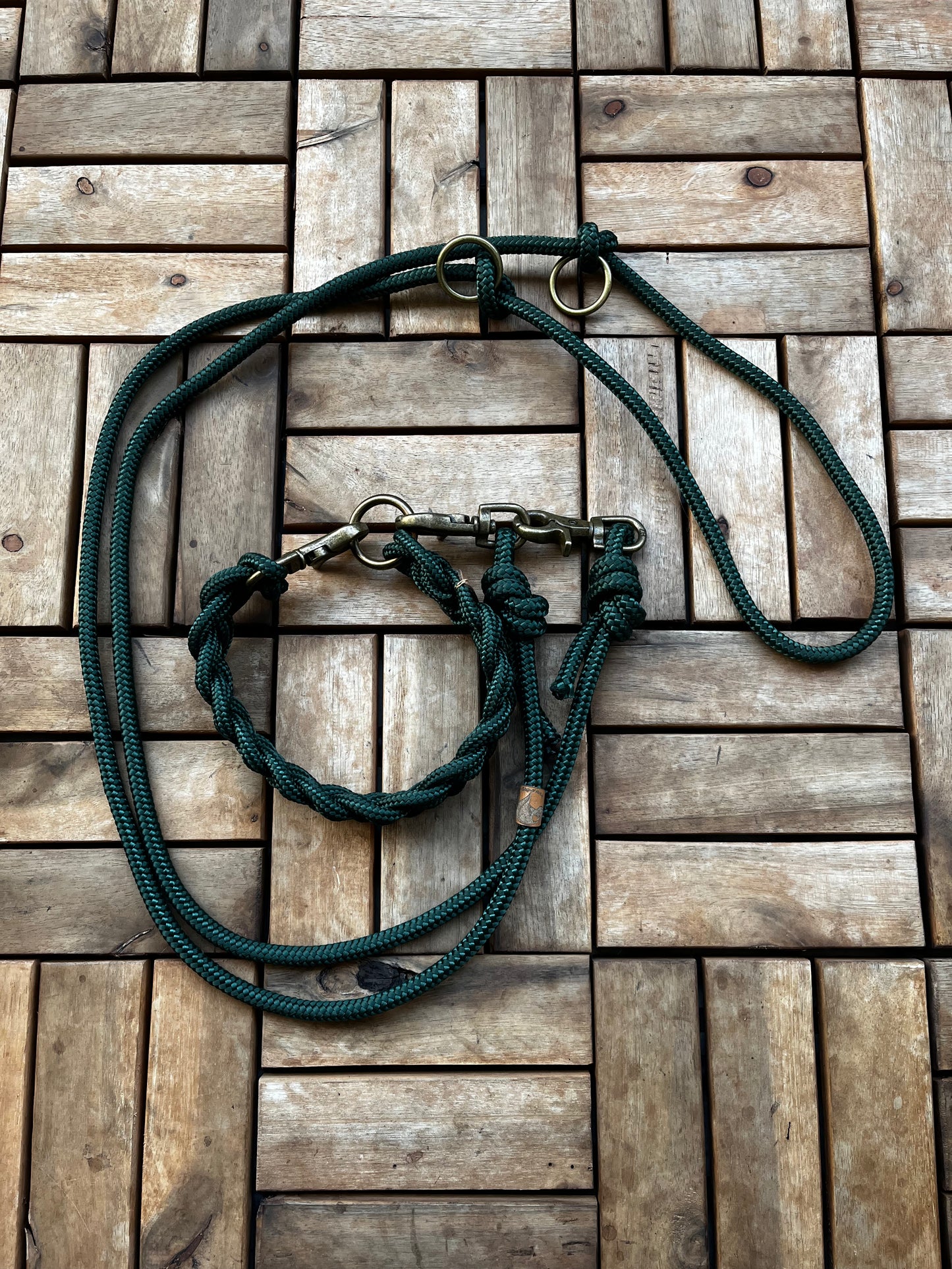Length-adjustable leash