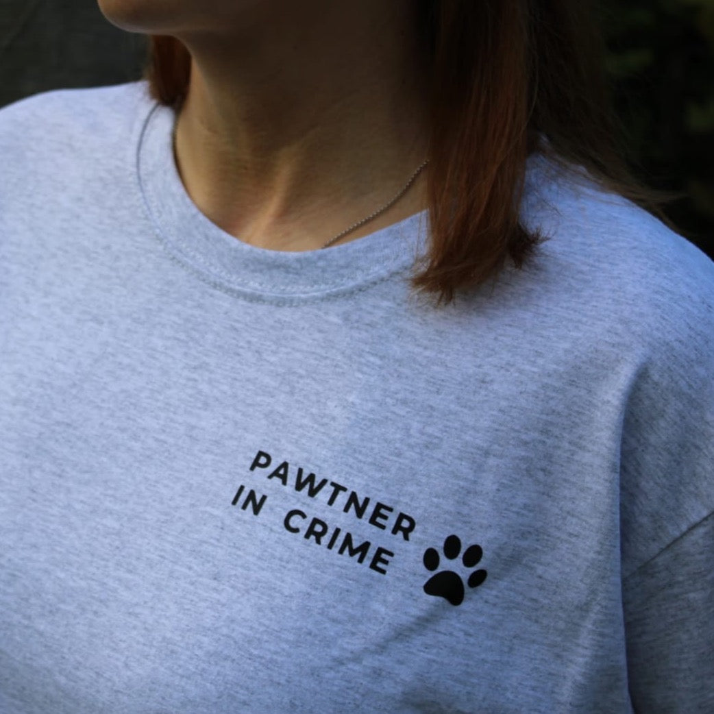 Shirt "Pawtner in crime" - grau